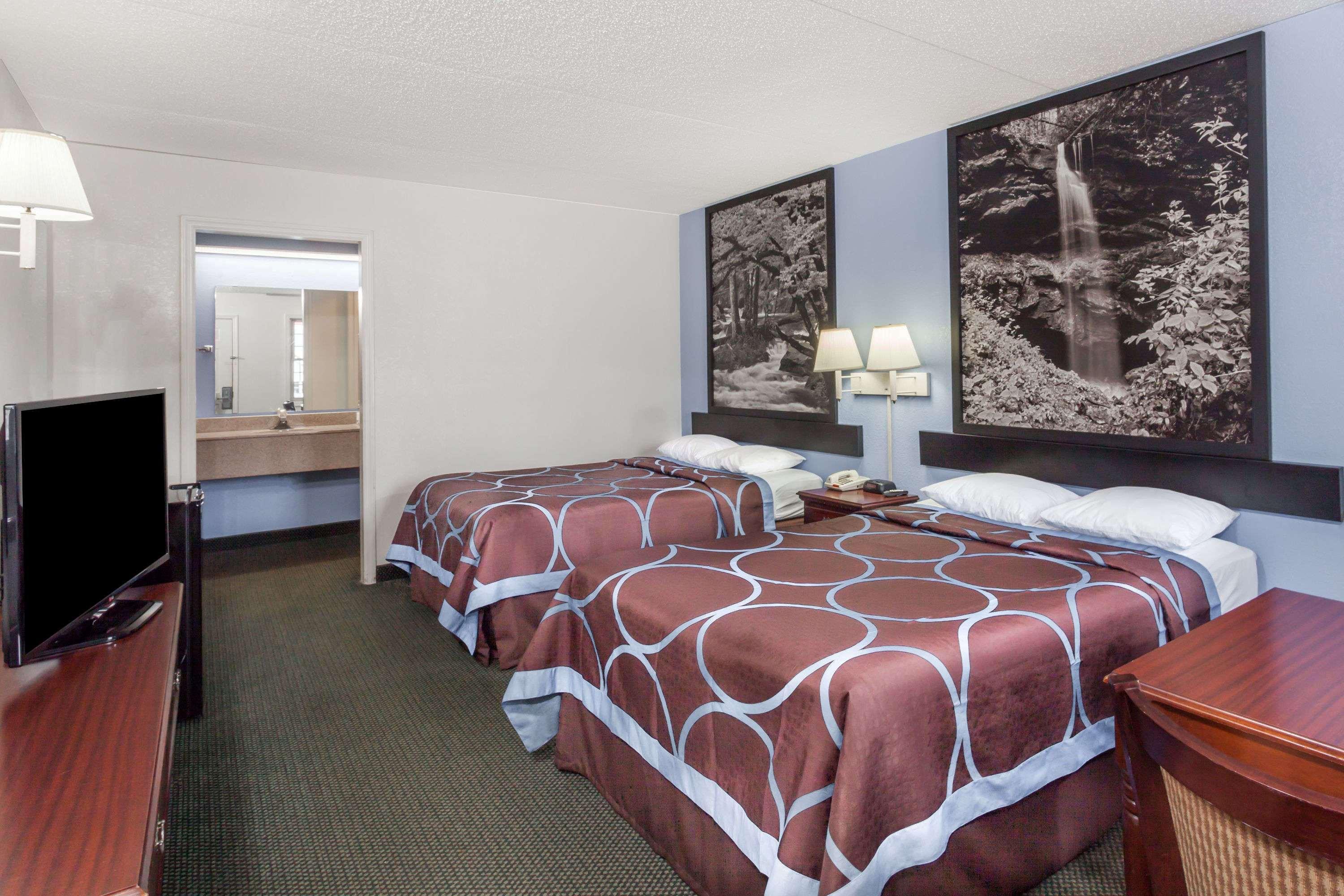 Super 8 by Wyndham Kingston Hotell Eksteriør bilde