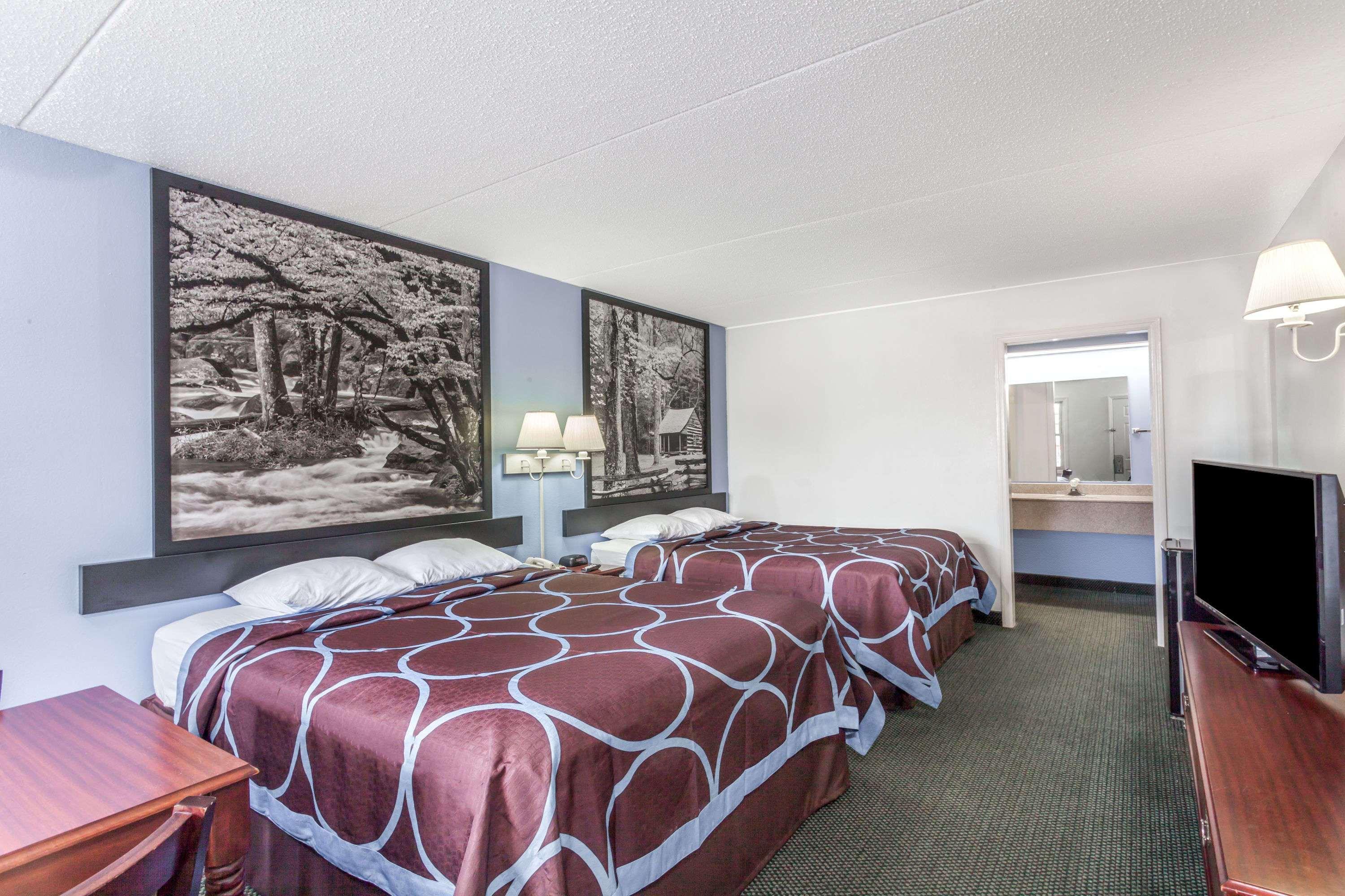 Super 8 by Wyndham Kingston Hotell Eksteriør bilde